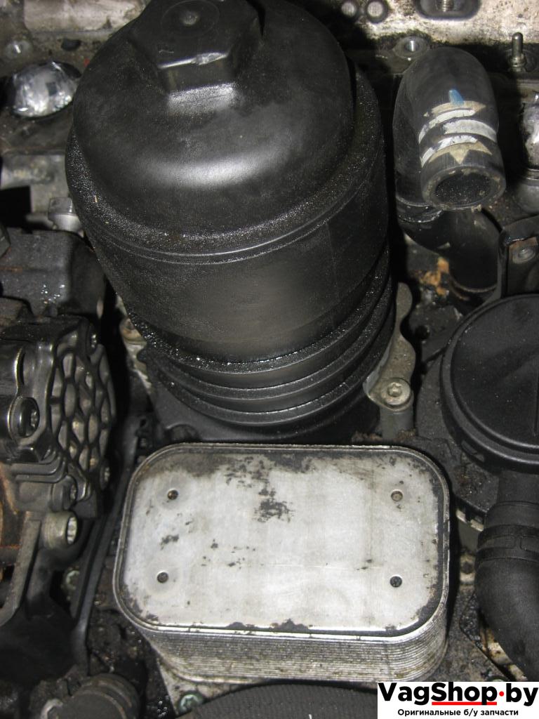 корпус масляного фильтра Audi A4 B7 2007, 3.0 л., TDi, ASB, дизель, МКПП, серый, универсал, полный привод - фото №1