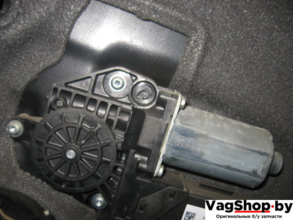 моторчик стеклоподъемника задний правый Audi A4 B7 2007, 3.0 л., TDi, ASB, дизель, МКПП, серый, универсал, полный привод, 8E0959802E - фото №1