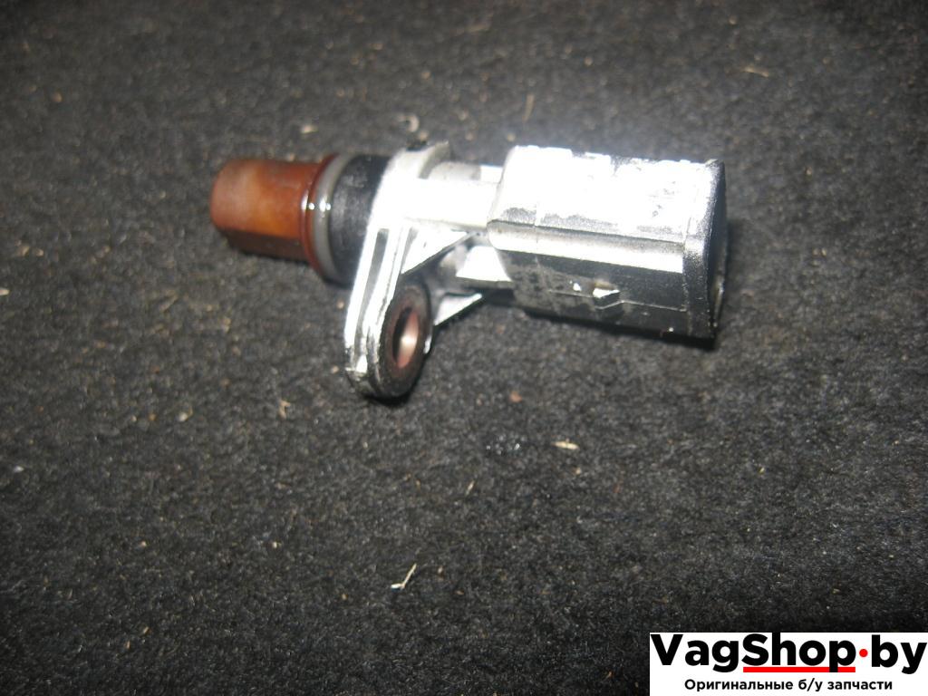 датчик распредвала Volkswagen Passat B6 2007, 2.0 л., FSI, BVY, бензин, АКПП, серебро, универсал, передний привод, 06C905163B - фото №1