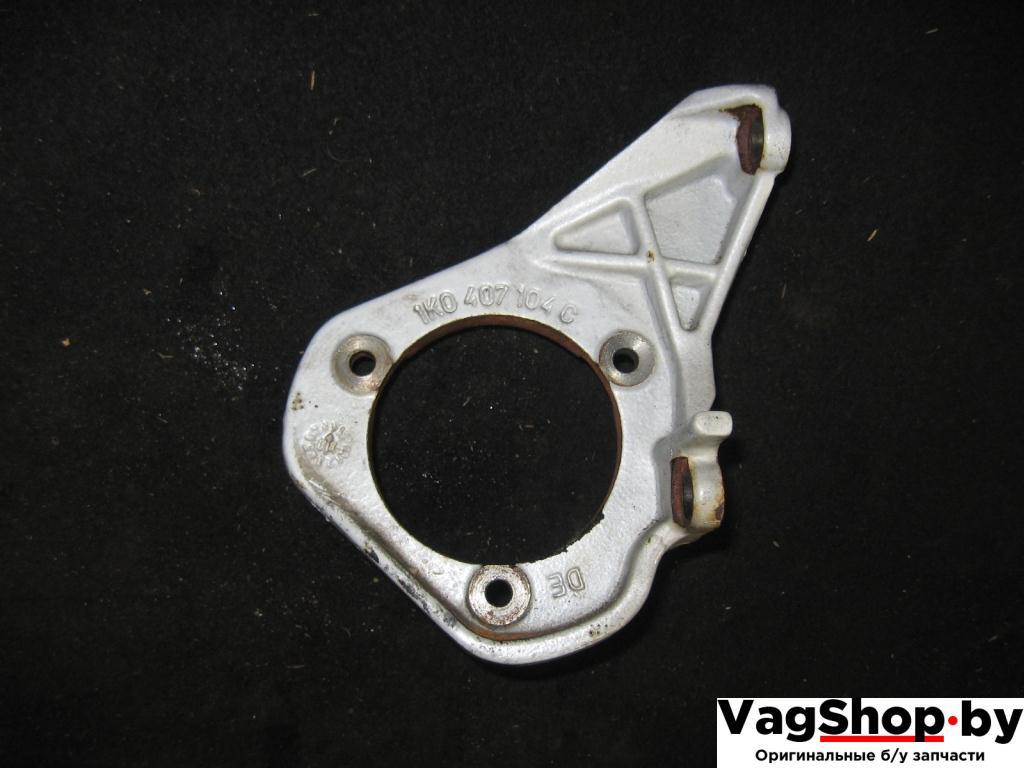 кронштейн полуоси Volkswagen Touran 1 поколение 2004, 2.0 л., TDi, BKD, дизель, АКПП, серебро, минивэн, передний привод, 1K0407104C - фото №1