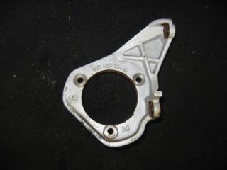 кронштейн полуоси Volkswagen Touran 1 поколение 2004, 2.0 л., TDi, BKD, дизель, АКПП, серебро, минивэн, передний привод, 1K0407104C