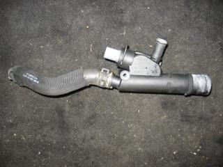 фланец (тройник) системы охлаждения Audi A4 B7 2006, 2.0 л., TDi, BPW, дизель, МКПП, черный, универсал, передний привод, 038121132D