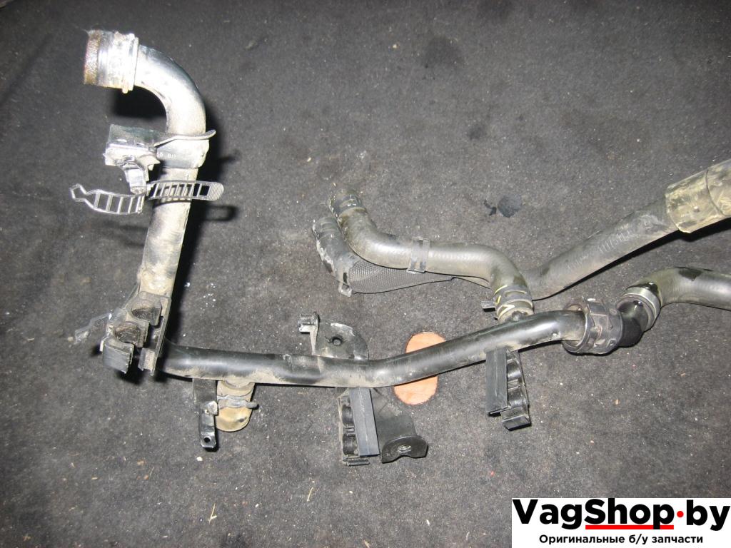 патрубок (трубопровод, шланг) Audi A4 B7 2006, 2.0 л., TDi, BPW, дизель, МКПП, черный, универсал, передний привод, 038121065BH - фото №1