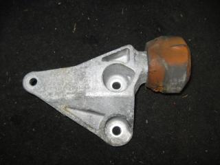 кронштейн двигателя Audi A4 B7 2006, 2.0 л., TDi, BPW, дизель, МКПП, черный, универсал, передний привод, 8E0199343N