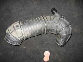 патрубок (трубопровод, шланг) Audi A4 B7 2006, 2.0 л., TDi, BPW, дизель, МКПП, черный, универсал, передний привод, 8E0129615L