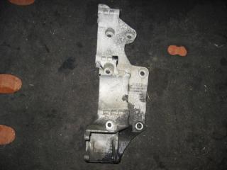 кронштейн двигателя Volkswagen Sharan 1 поколение [рестайлинг] 2003, 1.9 л., TDi, ASZ, дизель, МКПП, черный, минивэн, передний привод, 045903143C