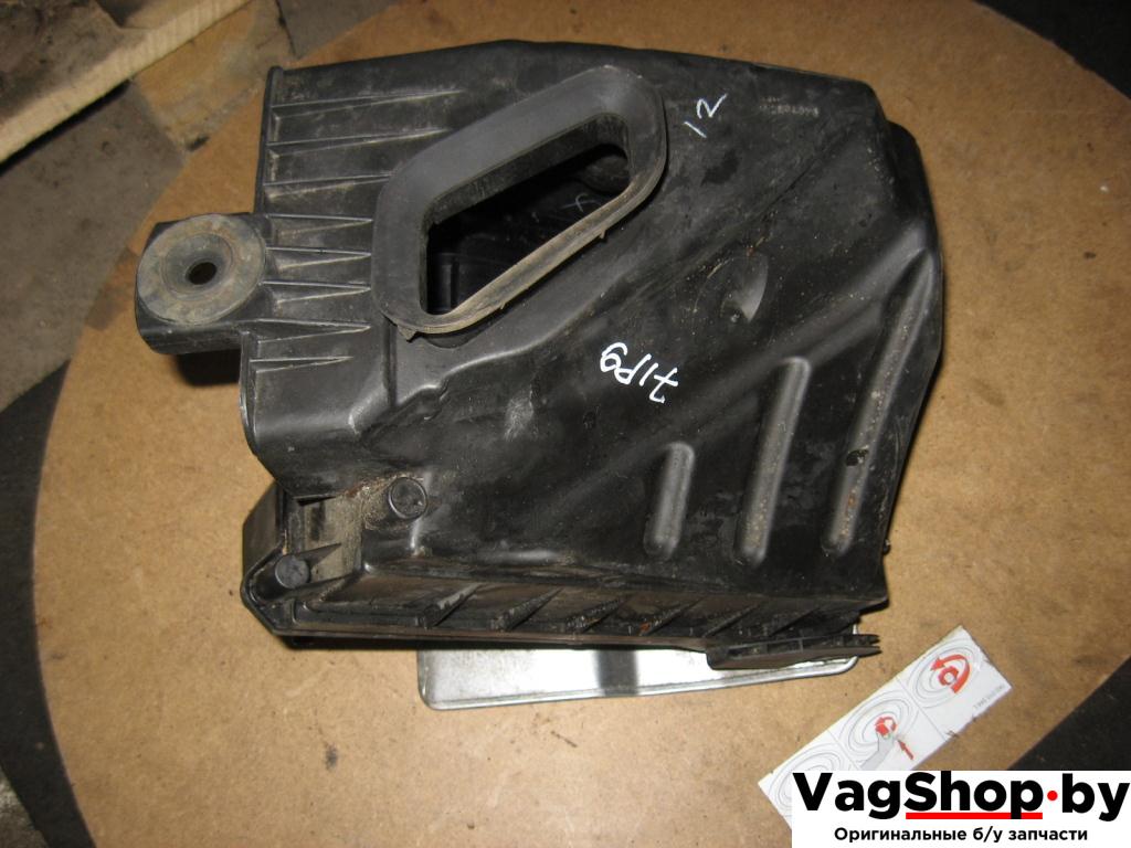 корпус воздушного фильтра Audi A4 B7 2006, 2.0 л., TDi, BPW, дизель, МКПП, черный, универсал, передний привод, 03G133835B - фото №1