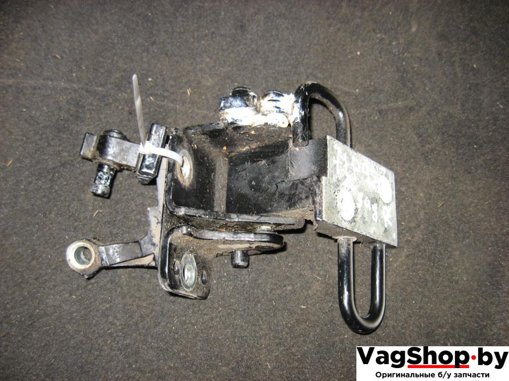 петля двери Audi A4 B7 2006, 2.0 л., TDi, BPW, дизель, МКПП, черный, универсал, передний привод - фото №1
