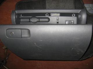 бардачок Volkswagen Golf Plus 1 поколение 2006, 1.9 л., TDi, BLS, дизель, МКПП, серый, хетчбэк 5 дв., передний привод