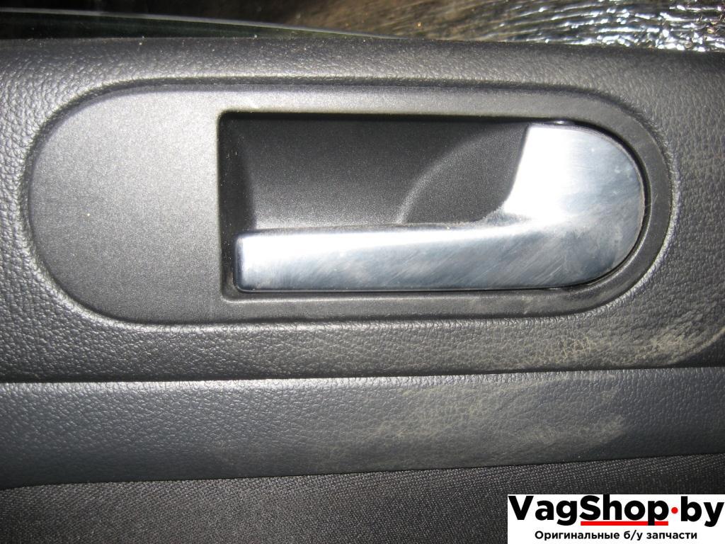 ручка внутренняя задняя правая Volkswagen Golf Plus 1 поколение 2006, 1.9 л., TDi, BLS, дизель, МКПП, серый, хетчбэк 5 дв., передний привод - фото №1