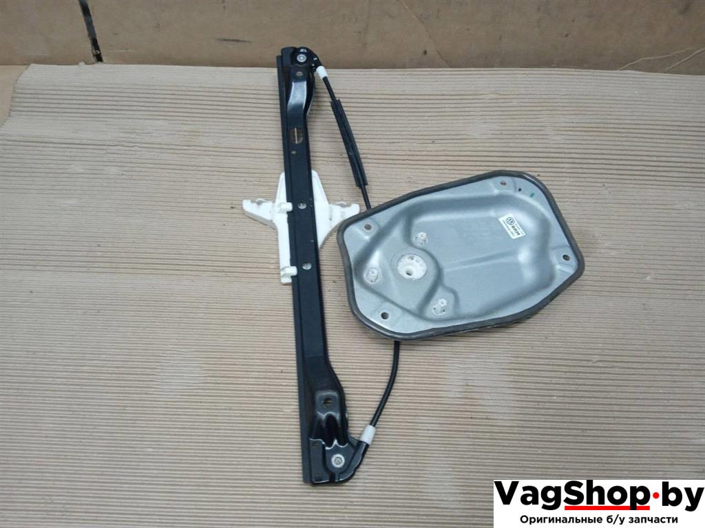 стеклоподъемник электрический задний левый Volkswagen Golf Plus 1 поколение 2006, 1.9 л., TDi, BLS, дизель, МКПП, серый, хетчбэк 5 дв., передний привод - фото №1