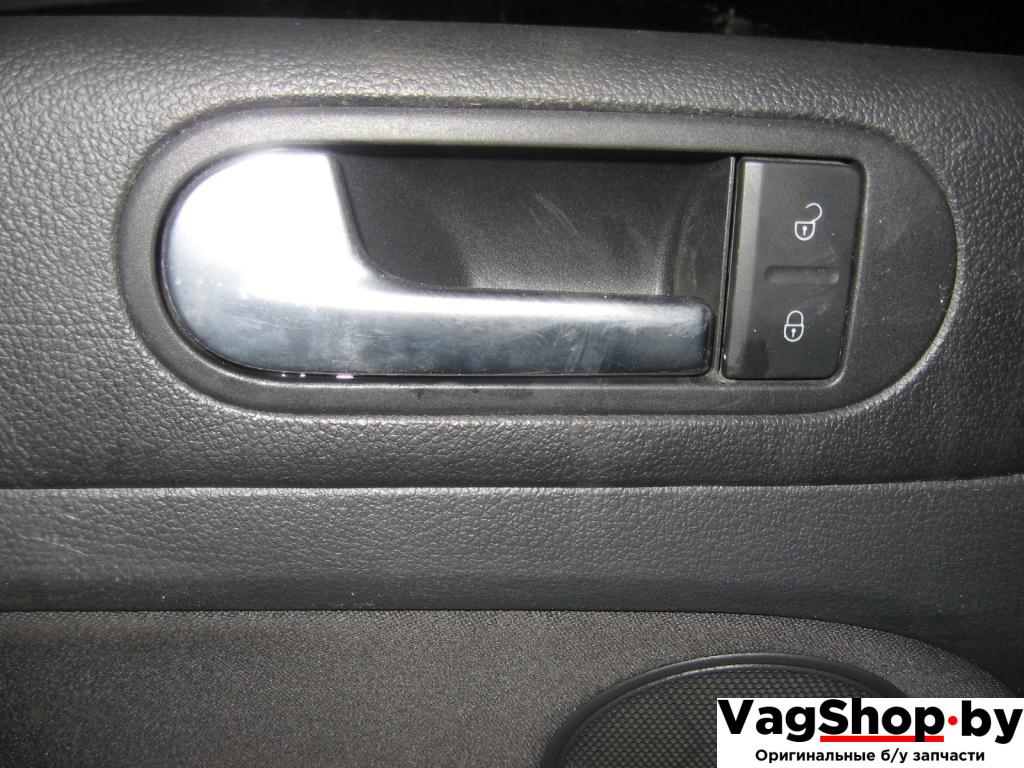 ручка внутренняя передняя левая Volkswagen Golf Plus 1 поколение 2006, 1.9 л., TDi, BLS, дизель, МКПП, серый, хетчбэк 5 дв., передний привод, 5M0837197 - фото №1