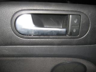ручка внутренняя передняя левая Volkswagen Golf Plus 1 поколение 2006, 1.9 л., TDi, BLS, дизель, МКПП, серый, хетчбэк 5 дв., передний привод, 5M0837197