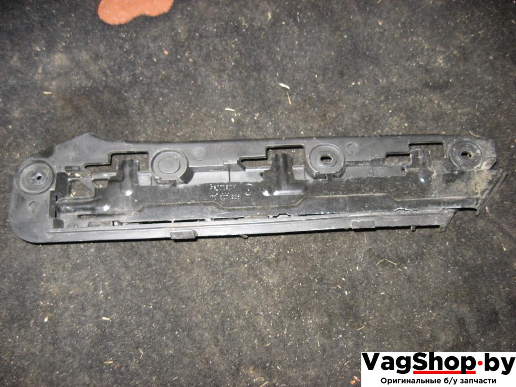 Крепление бампера переднего Volkswagen Touran 1 поколение 2006, 1.9 л., TDi, BKC, дизель, МКПП, серебро, минивэн, передний привод, 1T0807936 - фото №1