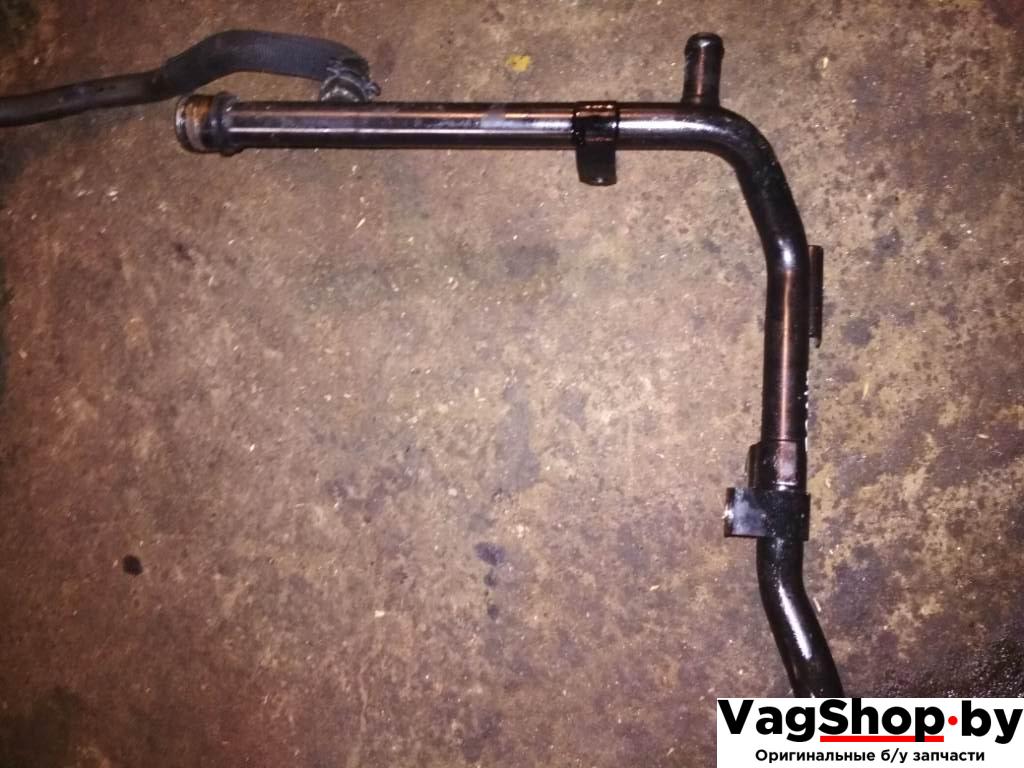 патрубок (трубопровод, шланг) Volkswagen Golf Plus 1 поколение 2008, 1.9 л., TDi, BKC, дизель, МКПП, серебро, хетчбэк 5 дв., передний привод, 038121065CS - фото №1