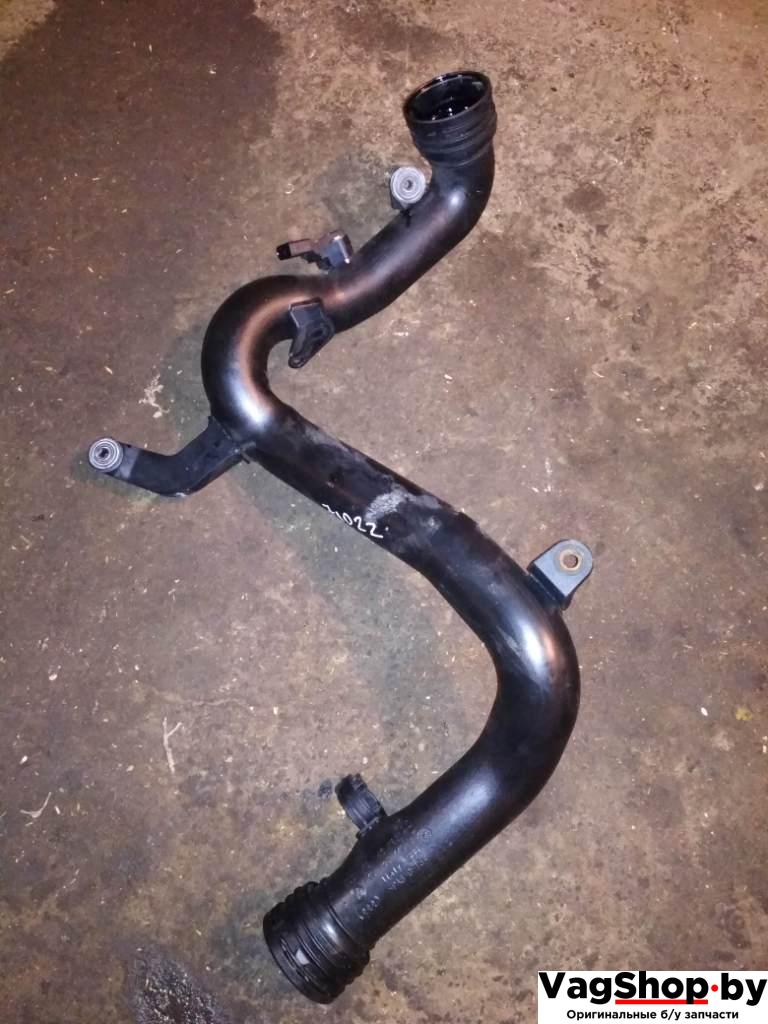 патрубок интеркулера Volkswagen Golf Plus 1 поколение 2008, 1.9 л., TDi, BKC, дизель, МКПП, серебро, хетчбэк 5 дв., передний привод, 1K0145770B, 1K0145762AT, 1K0145762AC, 1K0145762AF - фото №1