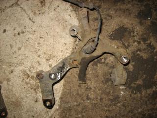 кулак задний правый Volkswagen Golf Plus 1 поколение 2008, 1.9 л., TDi, BKC, дизель, МКПП, серебро, хетчбэк 5 дв., передний привод