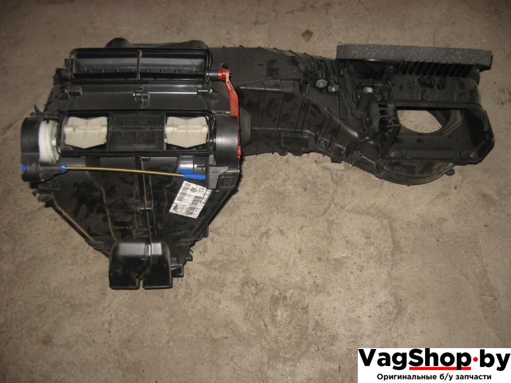 корпус отопителя (печки) Volkswagen Caddy 3 поколение 2007, 1.9 л., TDi, BSU, дизель, МКПП, сине-зеленый, минивэн, передний привод - фото №1