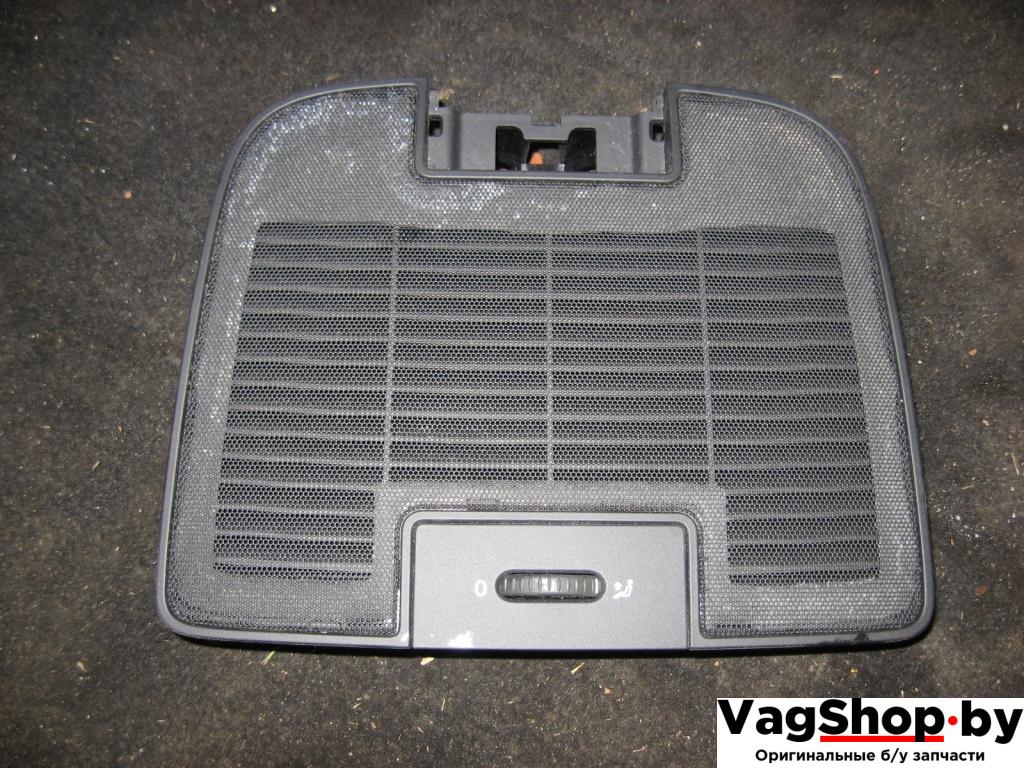 дефлектор обдува салона Volkswagen Golf Plus 1 поколение 2008, 1.9 л., TDi, BKC, дизель, МКПП, серебро, хетчбэк 5 дв., передний привод, 5M0819153A - фото №1