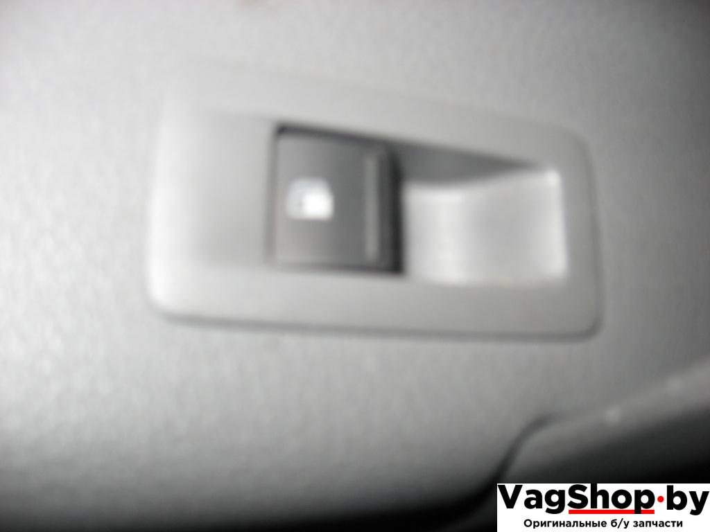 кнопка открытия лючка топливного бака Volkswagen Golf Plus 1 поколение 2008, 1.9 л., TDi, BKC, дизель, МКПП, серебро, хетчбэк 5 дв., передний привод - фото №1