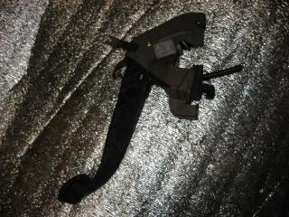 педаль сцепления Volkswagen Transporter T5 2005, 2.5 л., TDi, AXD, дизель, МКПП, белый, передний привод, 7H1721059E