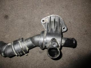 корпус термостата Volkswagen Passat B6 2007, 2.0 л., FSI, BVY, бензин, АКПП, серебро, универсал, передний привод, 06F121111F