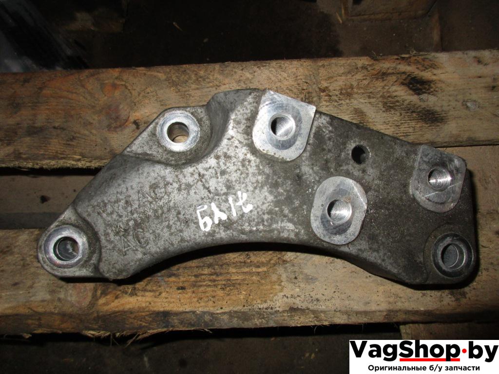 кронштейн КПП Volkswagen Passat B6 2006, 2.0 л., TFSI, BWA, бензин, МКПП, серый, универсал, передний привод, 1K0199117AC - фото №1