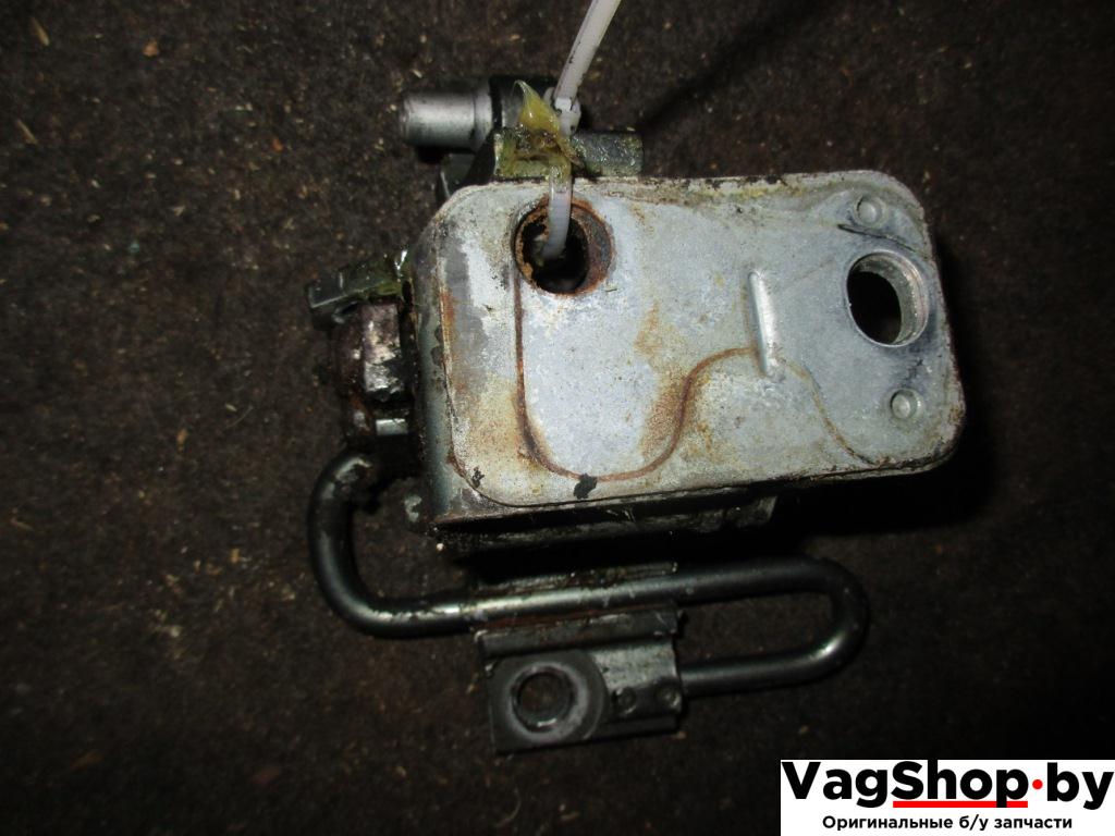 петля двери Volkswagen Passat B6 2006, 2.0 л., TFSI, BWA, бензин, МКПП, серый, универсал, передний привод - фото №1