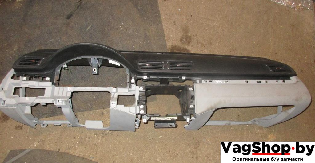панель передняя салона (торпедо) Volkswagen Passat B6 2006, 2.0 л., TFSI, BWA, бензин, МКПП, серый, универсал, передний привод - фото №1