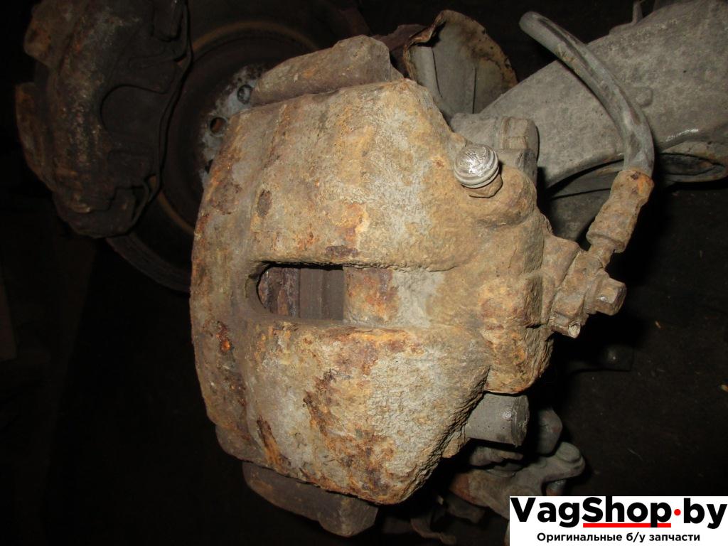 суппорт передний правый Volkswagen Passat B6 2007, 2.0 л., FSI, BVY, бензин, АКПП, серебро, универсал, передний привод - фото №1