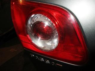 фонарь крышки багажника левый Volkswagen Passat B6 2006, 2.0 л., TFSI, BWA, бензин, МКПП, серый, универсал, передний привод