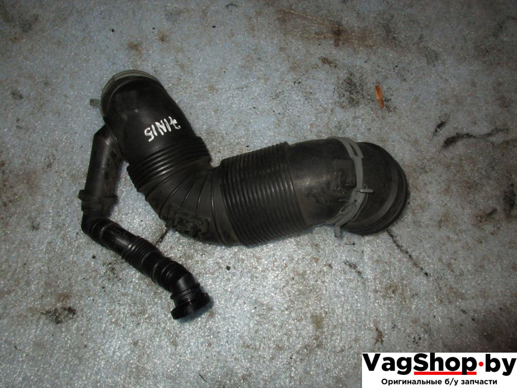 патрубок (трубопровод, шланг) Volkswagen Golf 5 поколение 2005, 2.0 л., TDi, BMM, дизель, АКПП, черный, хетчбэк 5 дв., передний привод, 3C0129954P - фото №1