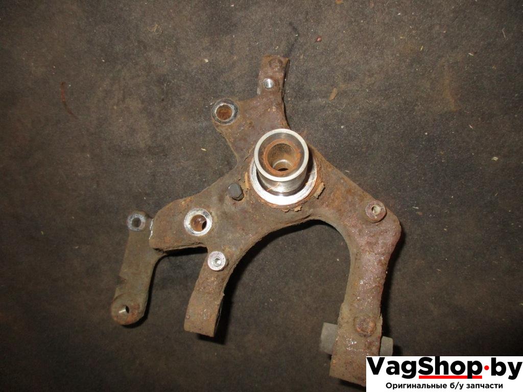 кулак задний левый Volkswagen Touran 1 поколение 2004, 2.0 л., TDi, BKD, дизель, АКПП, серебро, минивэн, передний привод - фото №1