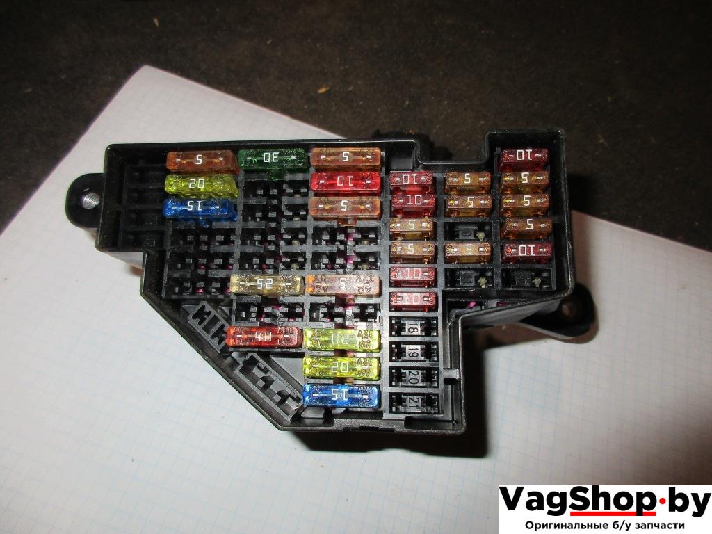 блок предохранителей Volkswagen Passat B6 2006, 1.9 л., TDi, BLS, дизель, МКПП, серебро, универсал, передний привод - фото №1