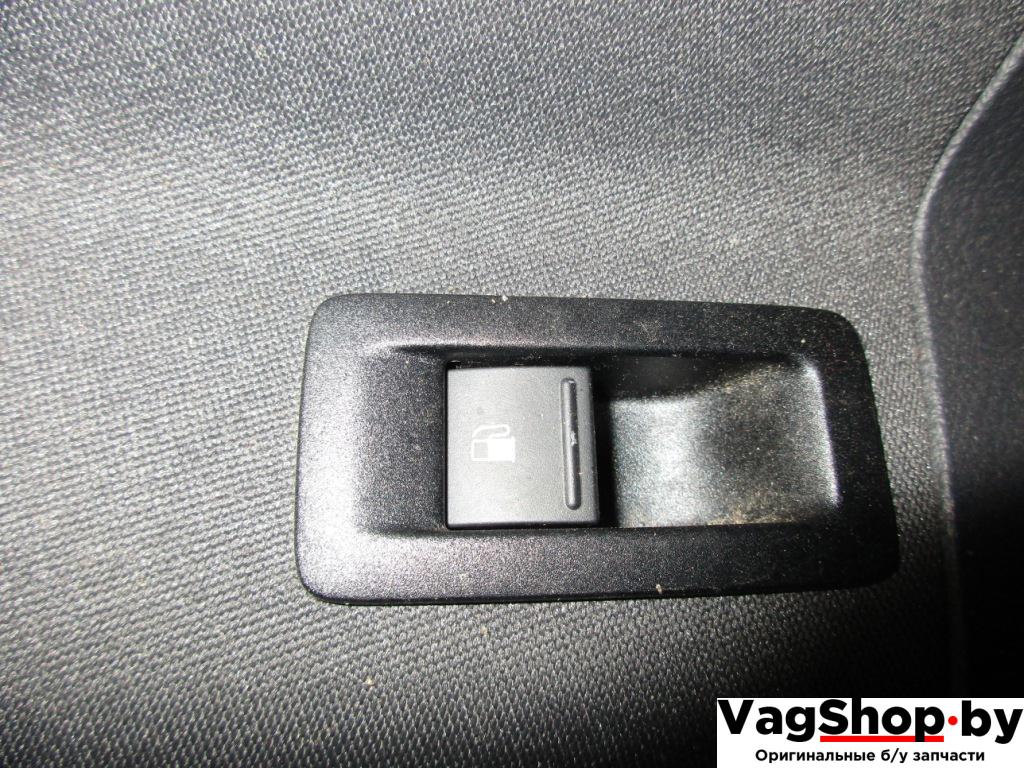 кнопка открытия лючка топливного бака Volkswagen Touran 1 поколение 2004, 2.0 л., TDi, BKD, дизель, АКПП, серебро, минивэн, передний привод - фото №1