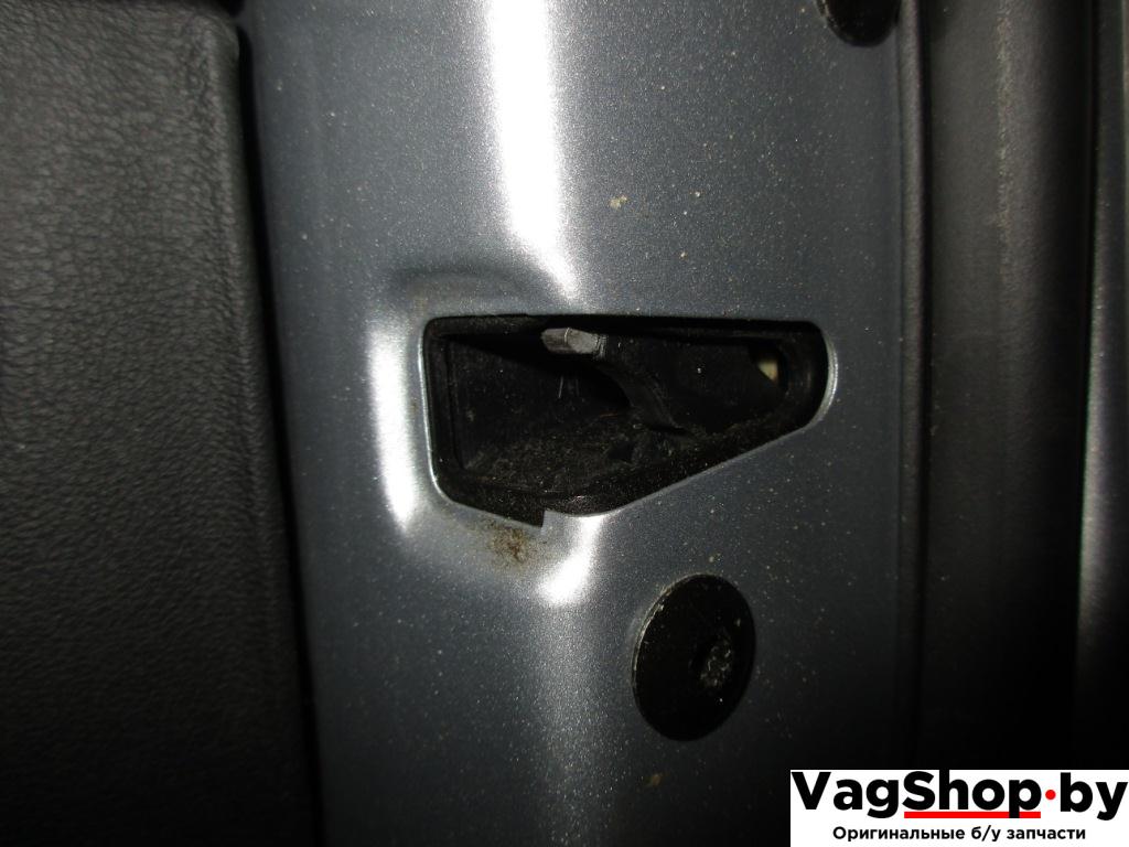 замок двери передней правой Volkswagen Passat B6 2006, 1.9 л., TDi, BLS, дизель, МКПП, серебро, универсал, передний привод - фото №1