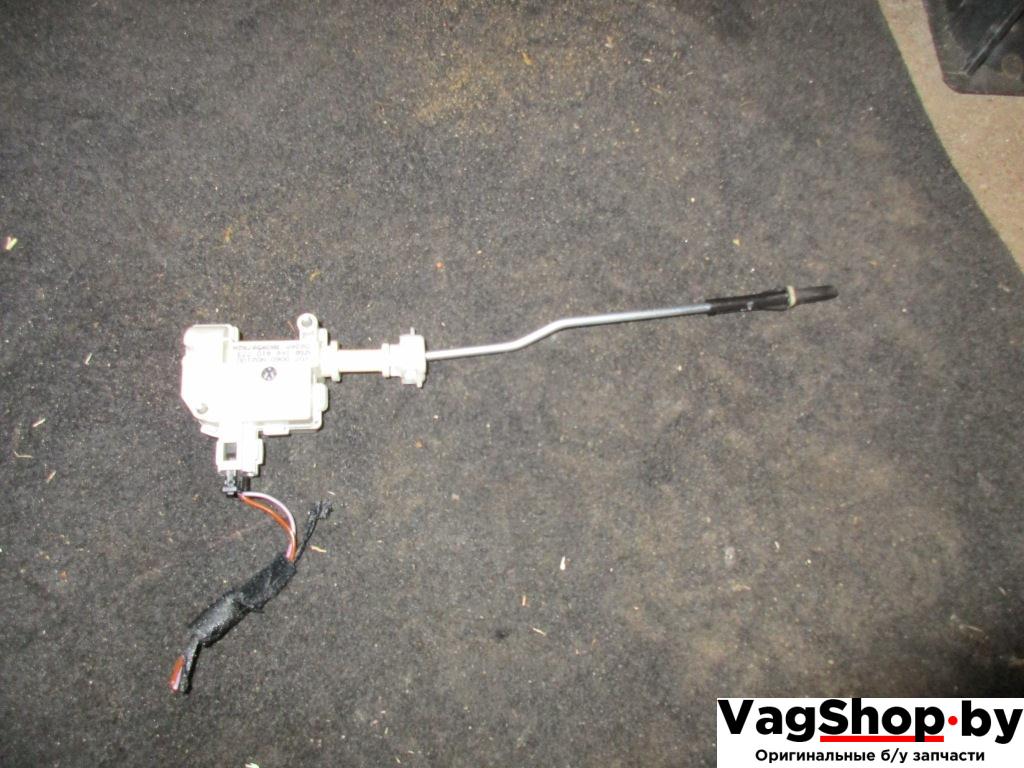 активатор замка крышки топливного бака Volkswagen Golf 5 поколение 2005, 2.0 л., TDi, BMM, дизель, АКПП, черный, хетчбэк 5 дв., передний привод - фото №1