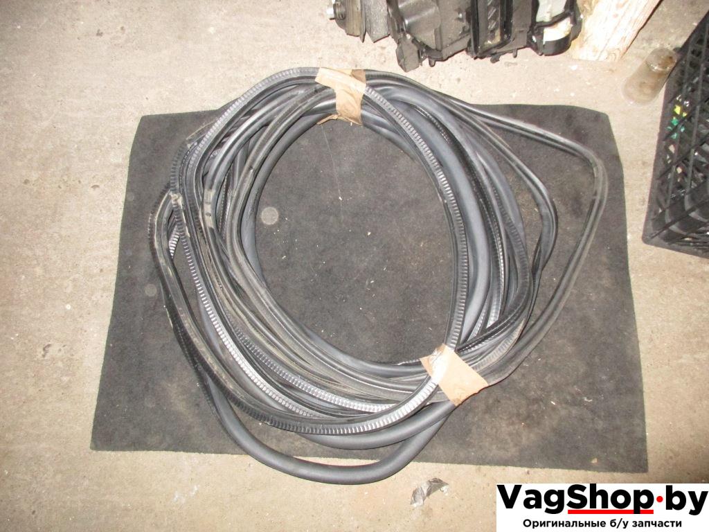 уплотнитель Volkswagen Golf 5 поколение 2005, 2.0 л., TDi, BMM, дизель, АКПП, черный, хетчбэк 5 дв., передний привод - фото №1