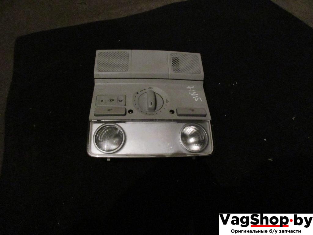 фонарь салона (плафон) Volkswagen Golf 5 поколение 2005, 2.0 л., TDi, BMM, дизель, АКПП, черный, хетчбэк 5 дв., передний привод - фото №1