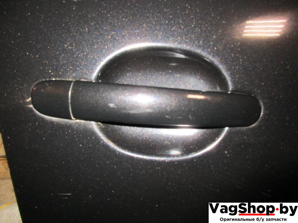 ручка наружная передняя правая Volkswagen Golf 5 поколение 2005, 2.0 л., TDi, BMM, дизель, АКПП, черный, хетчбэк 5 дв., передний привод - фото №1