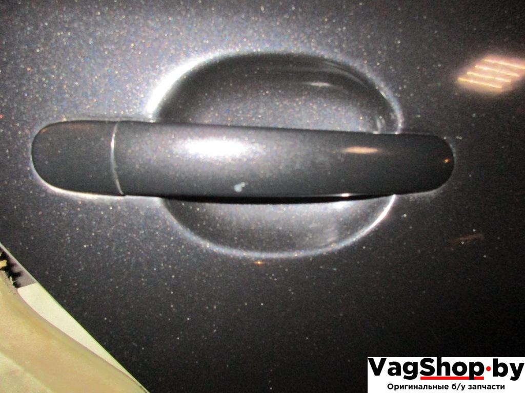 ручка наружная задняя правая Volkswagen Golf 5 поколение 2005, 2.0 л., TDi, BMM, дизель, АКПП, черный, хетчбэк 5 дв., передний привод - фото №1