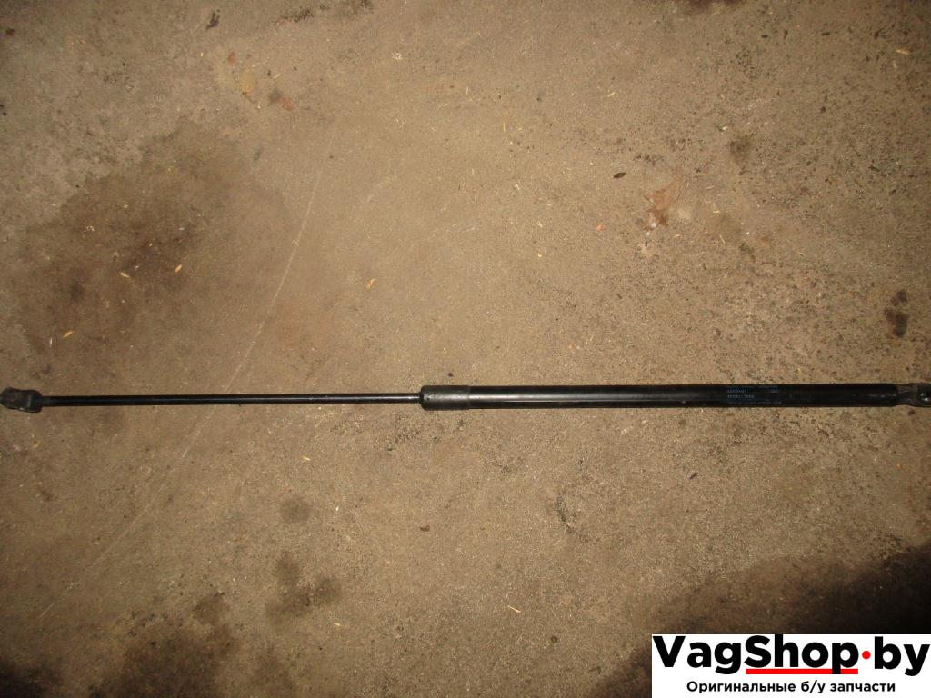 амортизатор капота Volkswagen Passat B6 2006, 2.0 л., TDi, BKP, дизель, МКПП, синий темный, универсал, передний привод, 3C0823359A - фото №1