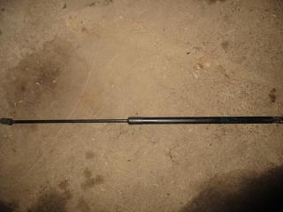 амортизатор капота Volkswagen Passat B6 2006, 2.0 л., TDi, BKP, дизель, МКПП, синий темный, универсал, передний привод, 3C0823359A