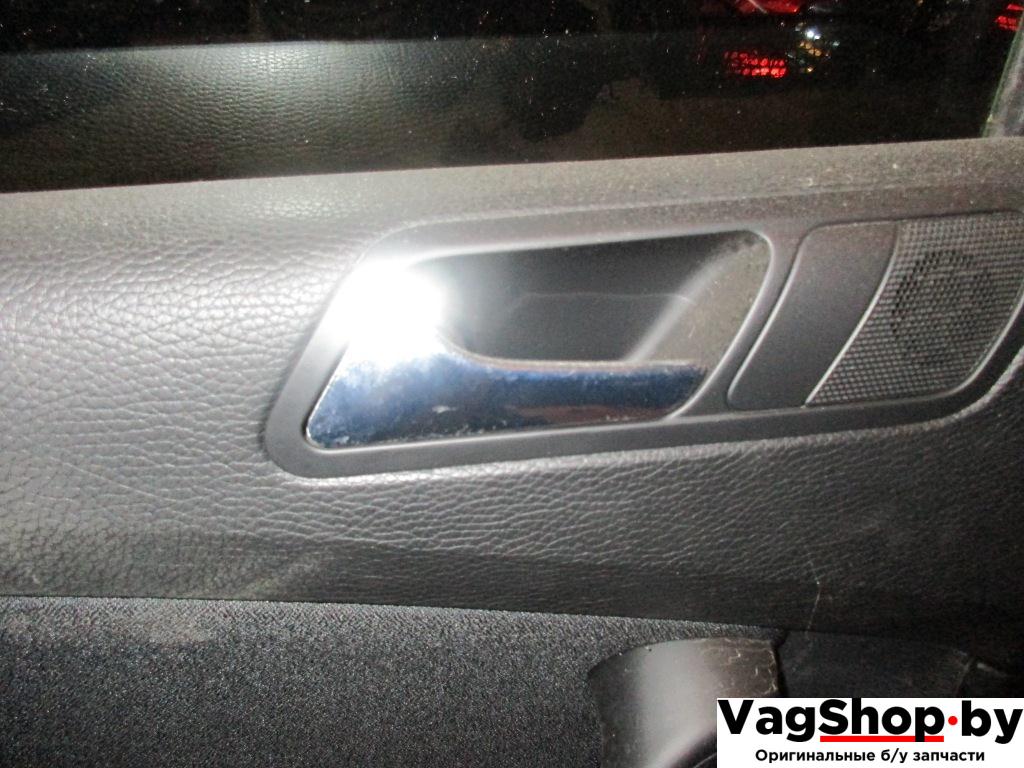 ручка внутренняя задняя левая Volkswagen Passat B6 2006, 2.0 л., TDi, BKP, дизель, МКПП, синий темный, универсал, передний привод - фото №1
