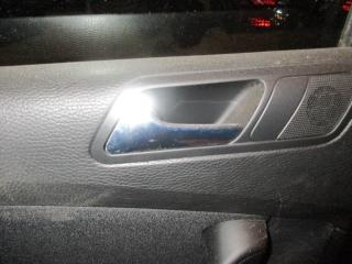 ручка внутренняя задняя левая Volkswagen Passat B6 2006, 2.0 л., TDi, BKP, дизель, МКПП, синий темный, универсал, передний привод