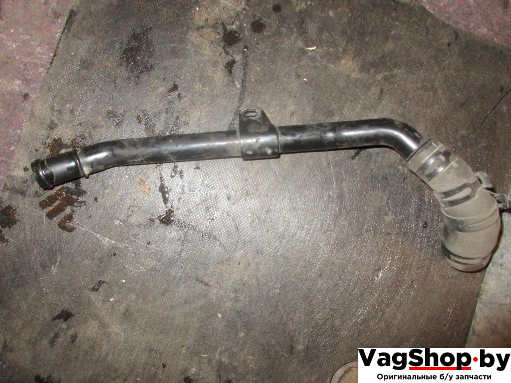 патрубок (трубопровод, шланг) Volkswagen Passat B6 2006, 2.0 л., TFSI, BWA, бензин, МКПП, серый, универсал, передний привод, 06F121065J - фото №1