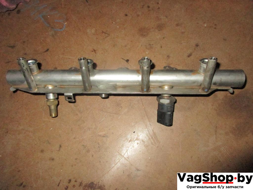 топливная рампа Volkswagen Passat B6 2006, 2.0 л., TFSI, BWA, бензин, МКПП, серый, универсал, передний привод, 06D906051A, 06F133317G - фото №1