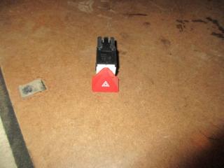 кнопка аварийной сигнализации Volkswagen Caddy 3 поколение 2006, 1.9 л., TDi, BJB, дизель, МКПП, синий светлый, минивэн, передний привод, 1T0953509