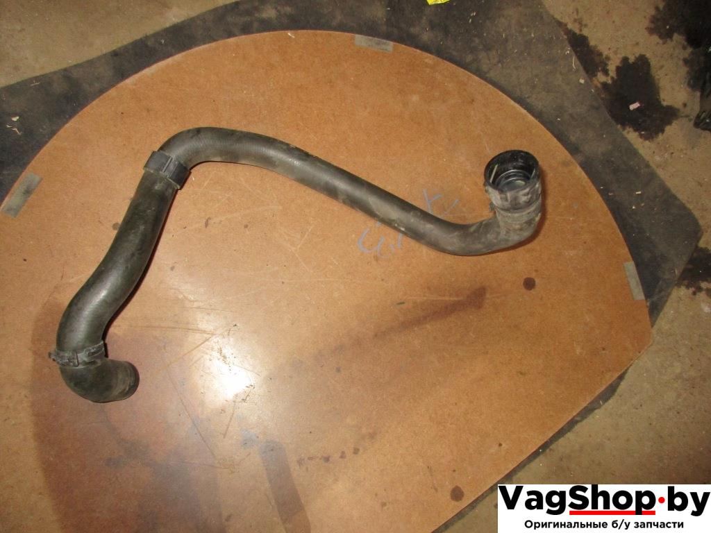 патрубок (трубопровод, шланг) Volkswagen Golf Plus 1 поколение 2007, 1.9 л., TDi, BLS, дизель, МКПП, сине-зеленый хамелеон, хетчбэк 5 дв., передний привод, 3C0122051AT - фото №1