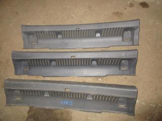 накладка внутренняя на заднюю панель кузова Volkswagen Golf Plus 1 поколение 2007, 1.9 л., TDi, BLS, дизель, МКПП, сине-зеленый хамелеон, хетчбэк 5 дв., передний привод, 5M0863459C